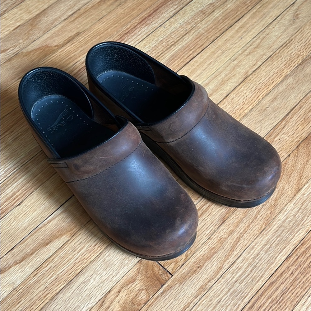 Dansko Brown Leather Slip-On Loafers with Sturdy Sole EUR size 38, US 7.5